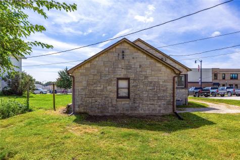 114 E 6th Street Tipton IA 52772