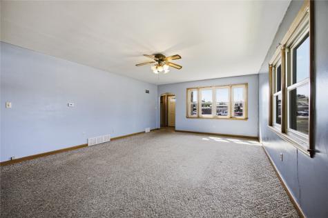 114 E 6th Street Tipton IA 52772