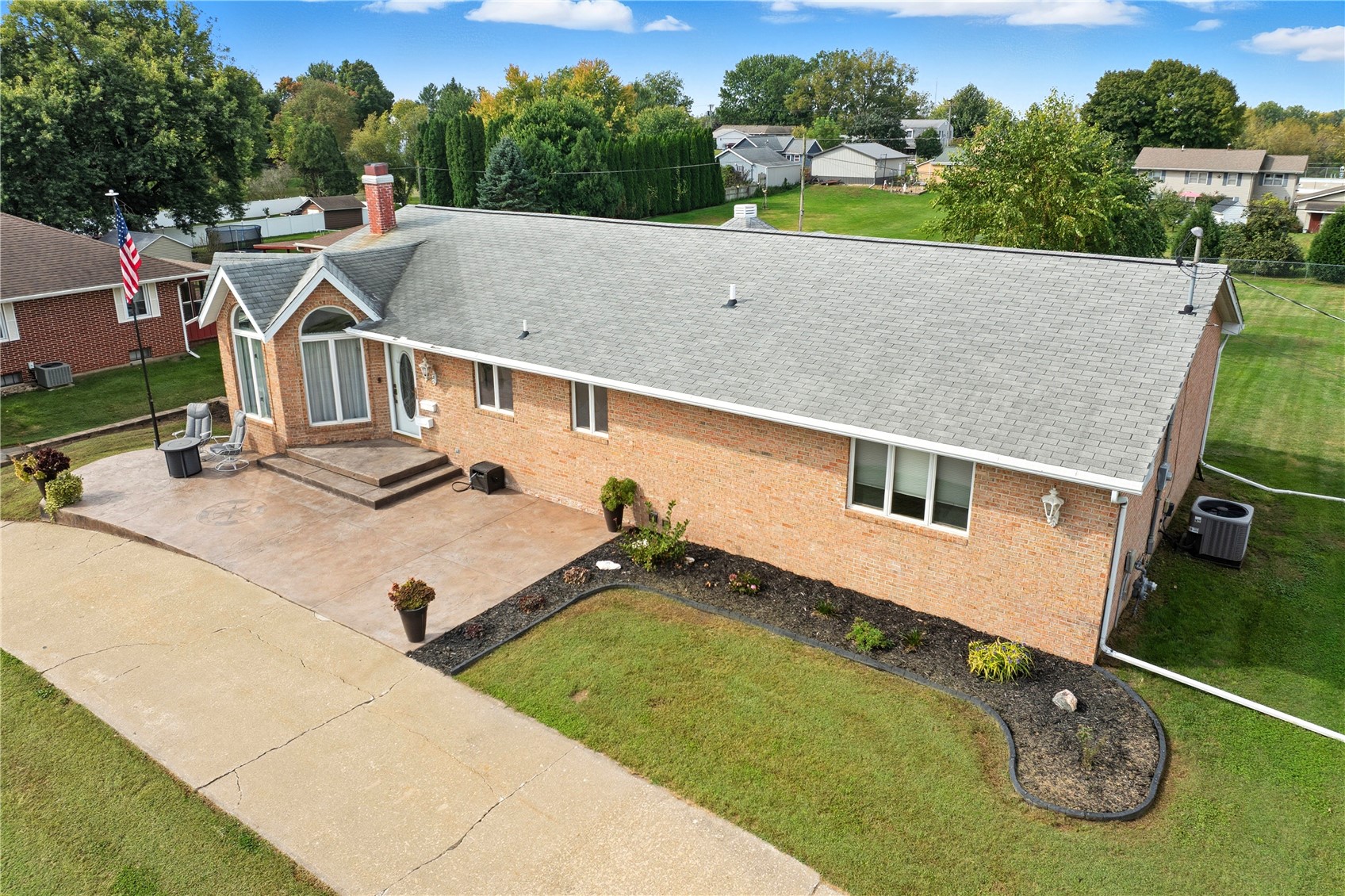 203 N North 9th Avenue Vinton IA 52349