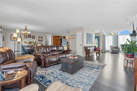 203 N North 9th Avenue Vinton IA 52349