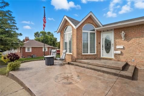 203 N North 9th Avenue Vinton IA 52349