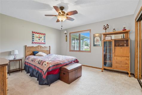 203 N North 9th Avenue Vinton IA 52349