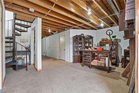 203 N North 9th Avenue Vinton IA 52349