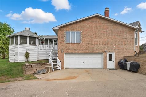 203 N North 9th Avenue Vinton IA 52349