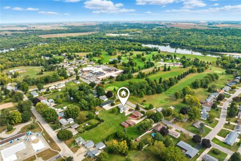 203 N North 9th Avenue Vinton IA 52349