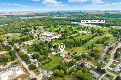 203 N North 9th Avenue Vinton IA 52349