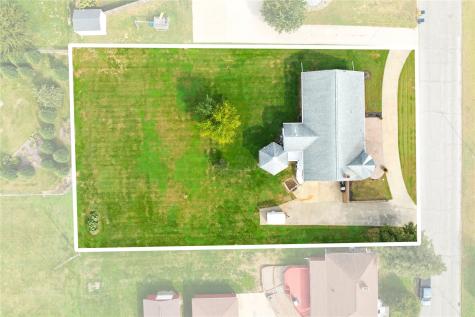 203 N North 9th Avenue Vinton IA 52349