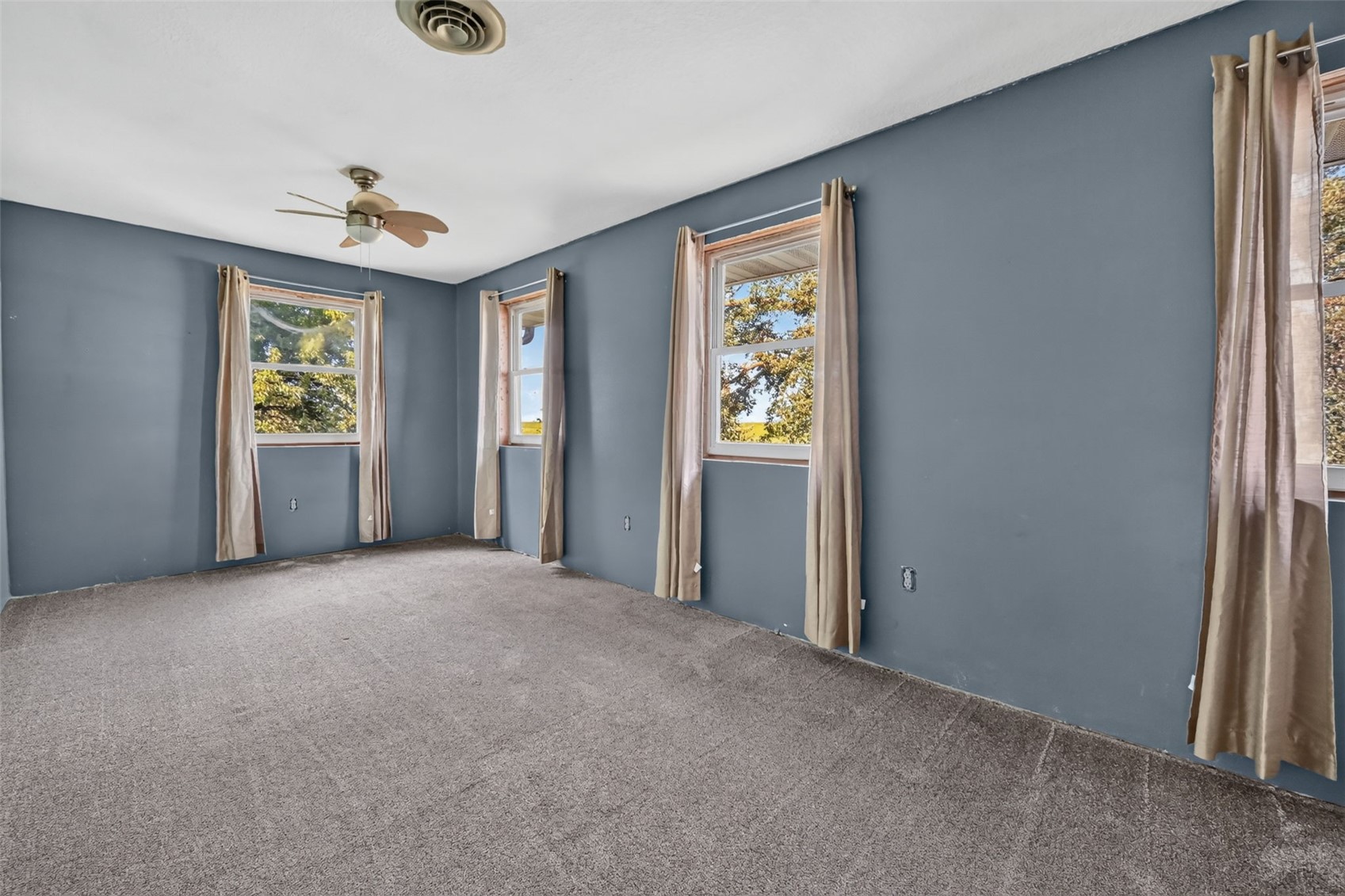 3159 York Avenue Coggon IA 52218