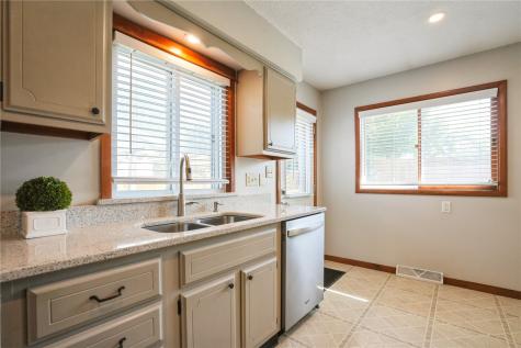 5101 1st Avenue SW Cedar Rapids IA 52405