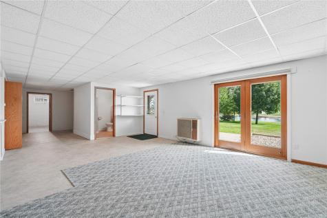 23700 Gombert Drive Anamosa IA 52205