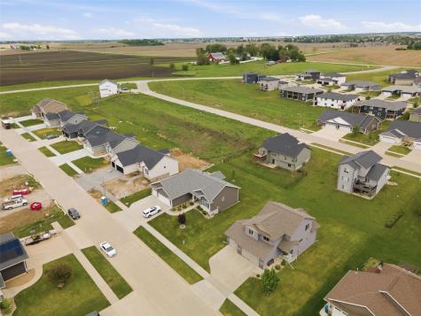 1418 Cardinal Drive Fairfax IA 52228