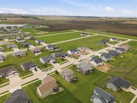 1418 Cardinal Drive Fairfax IA 52228