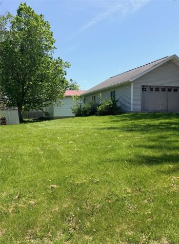 715 W 15th Street Vinton IA 52349