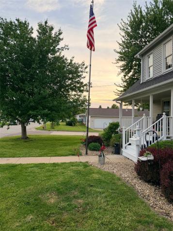 715 W 15th Street Vinton IA 52349