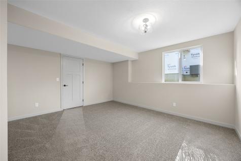 1724 Cloverleaf Court SW Cedar Rapids IA 52404