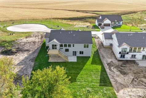 1724 Cloverleaf Court SW Cedar Rapids IA 52404