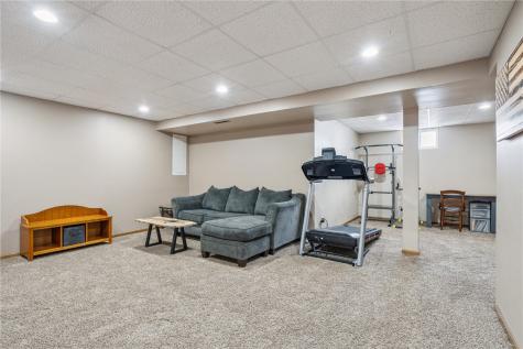 3490 Whitehall Avenue Marion IA 52302