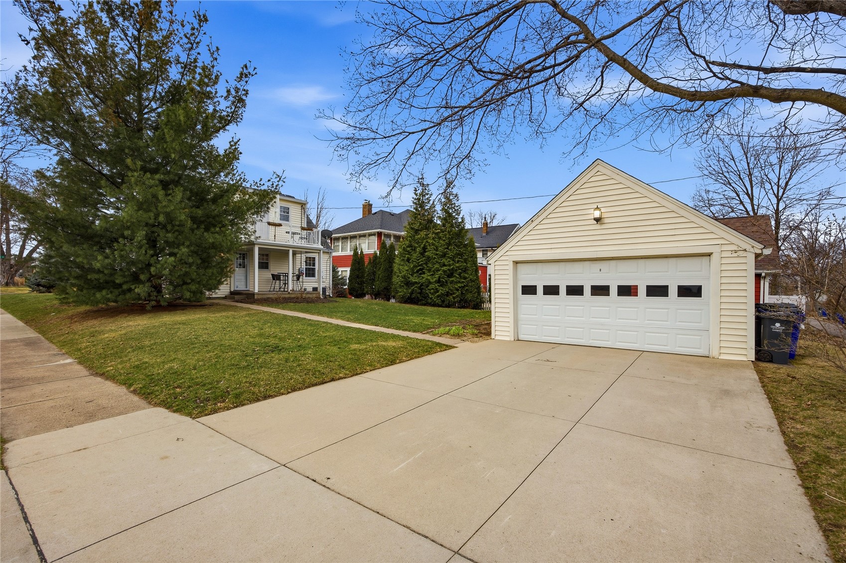 2432 4th Avenue SE Cedar Rapids IA 52403