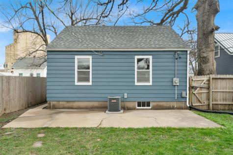 829 14th Street NE Cedar Rapids IA 52402
