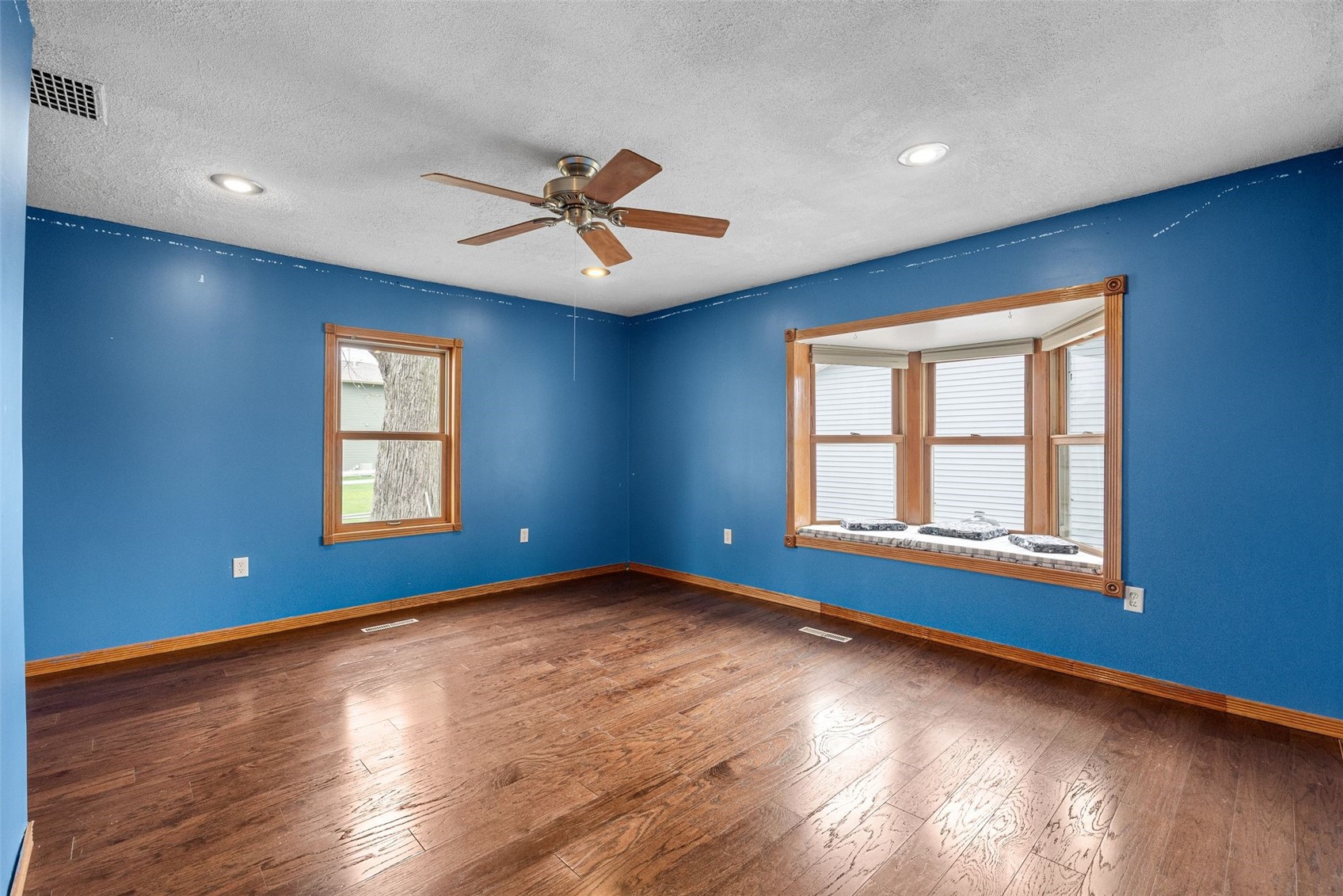 1000 Stinocher Street Solon IA 52333