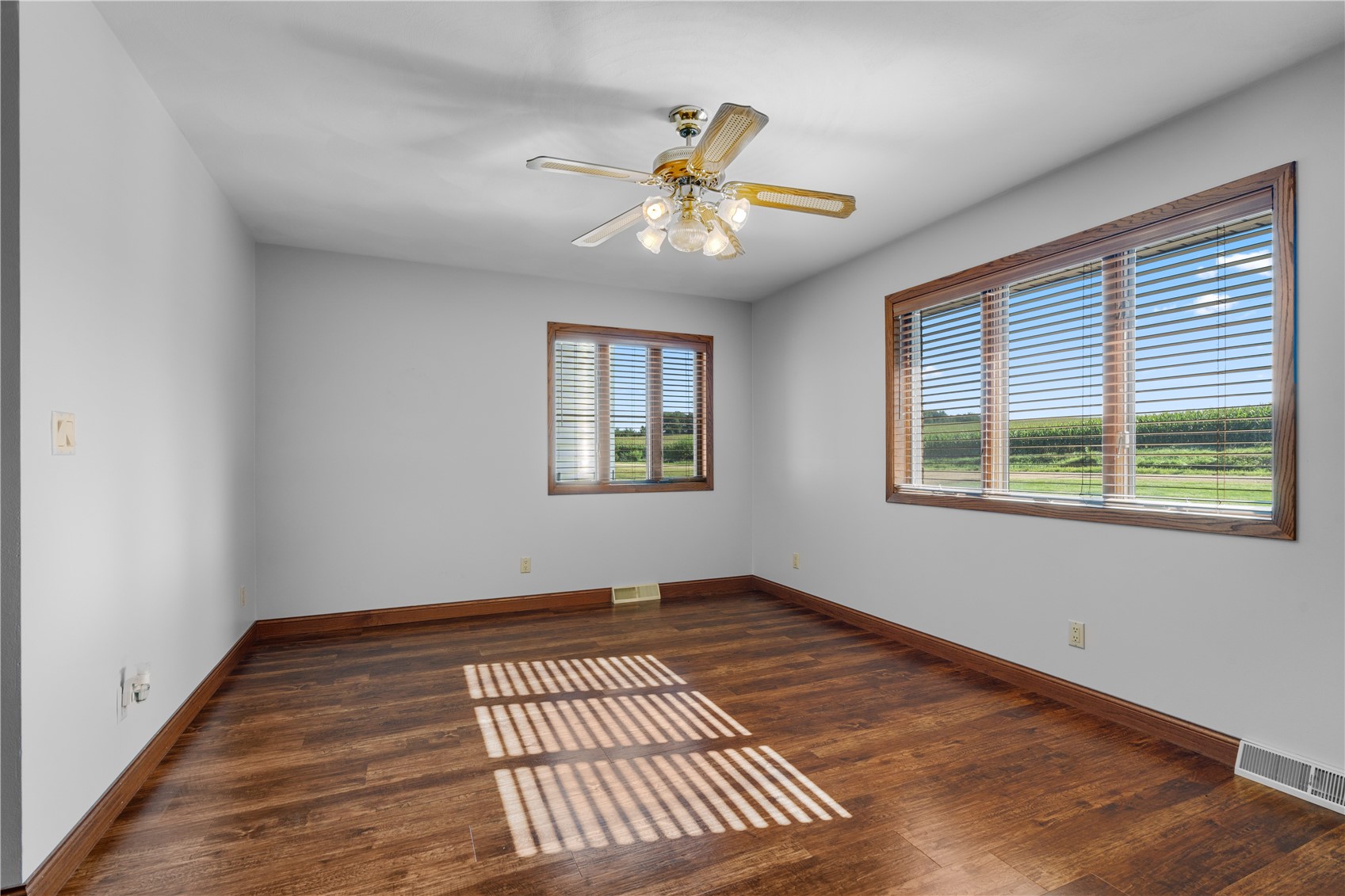 1693 265th Avenue Earlville IA 52041