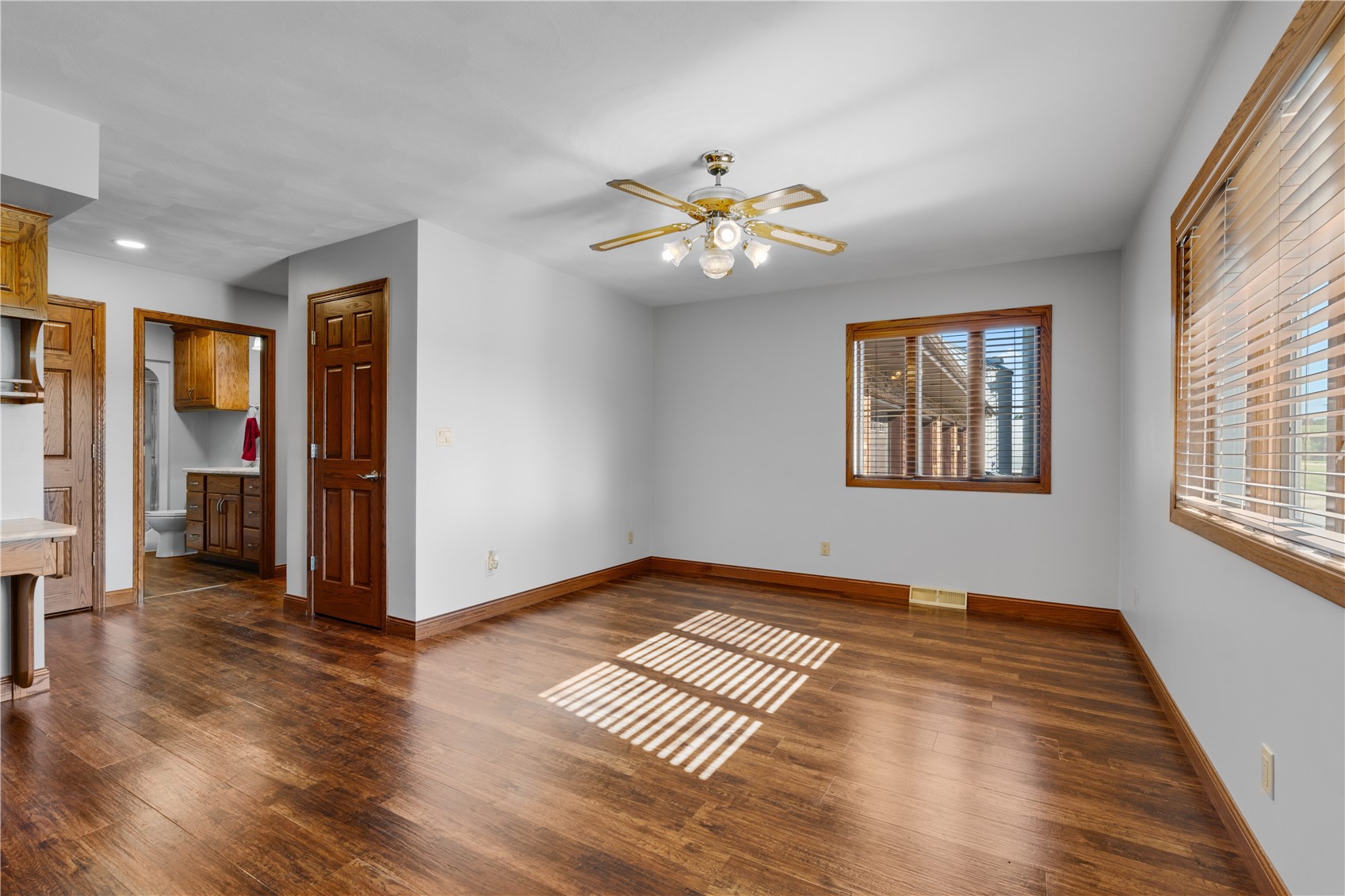 1693 265th Avenue Earlville IA 52041