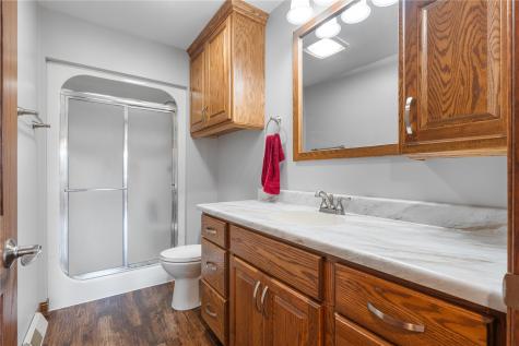1693 265th Avenue Earlville IA 52041