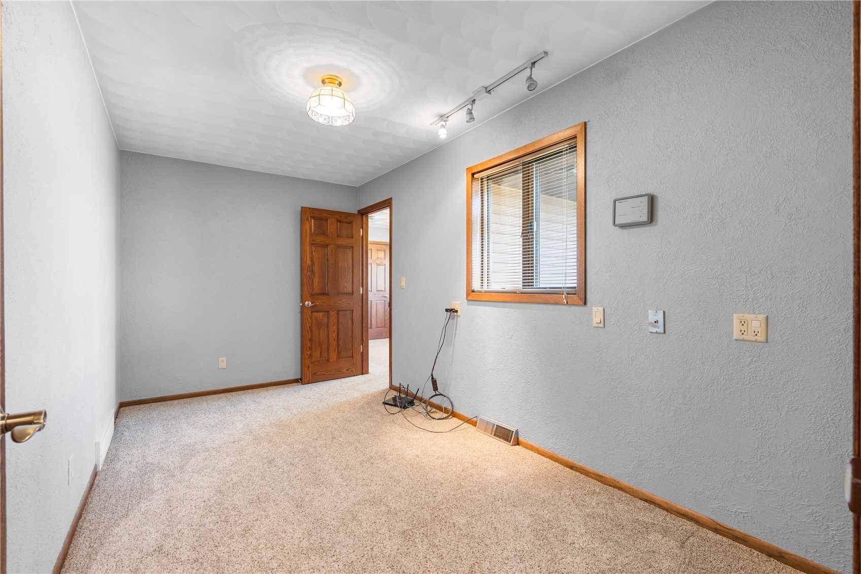 1693 265th Avenue Earlville IA 52041