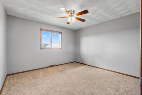 1693 265th Avenue Earlville IA 52041