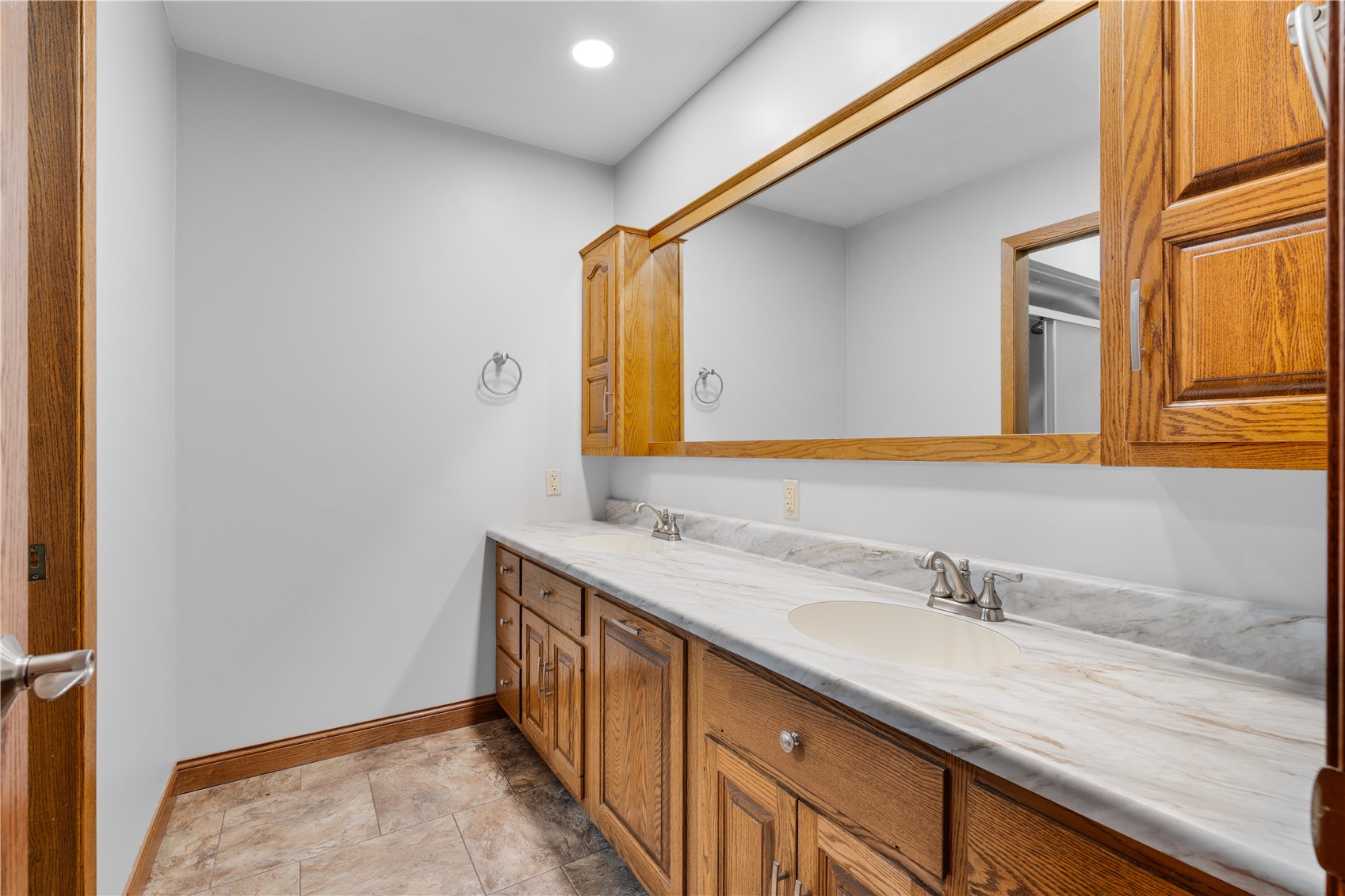 1693 265th Avenue Earlville IA 52041