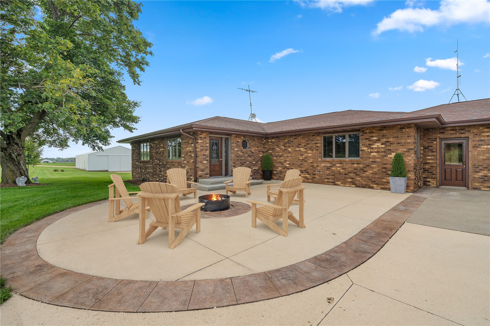 1693 265th Avenue Earlville IA 52041