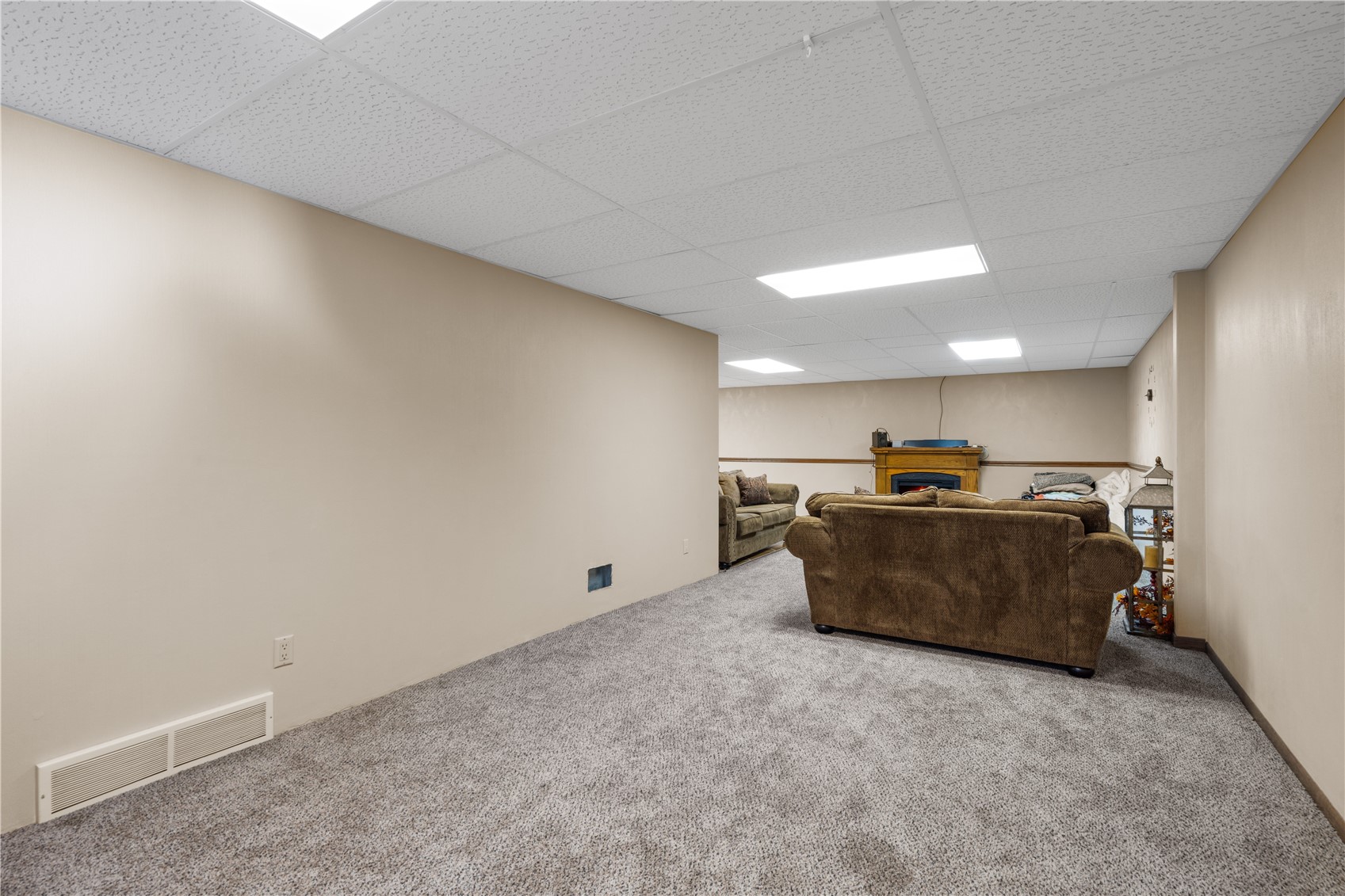 1693 265th Avenue Earlville IA 52041