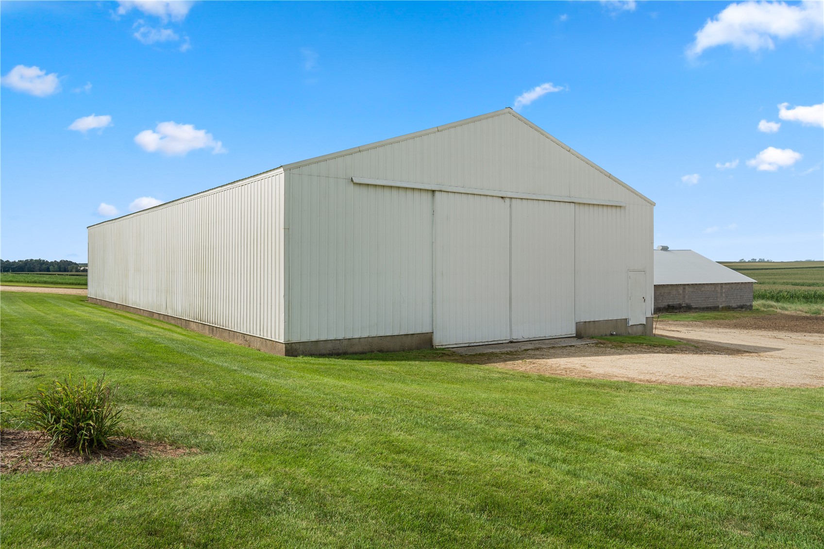 1693 265th Avenue Earlville IA 52041