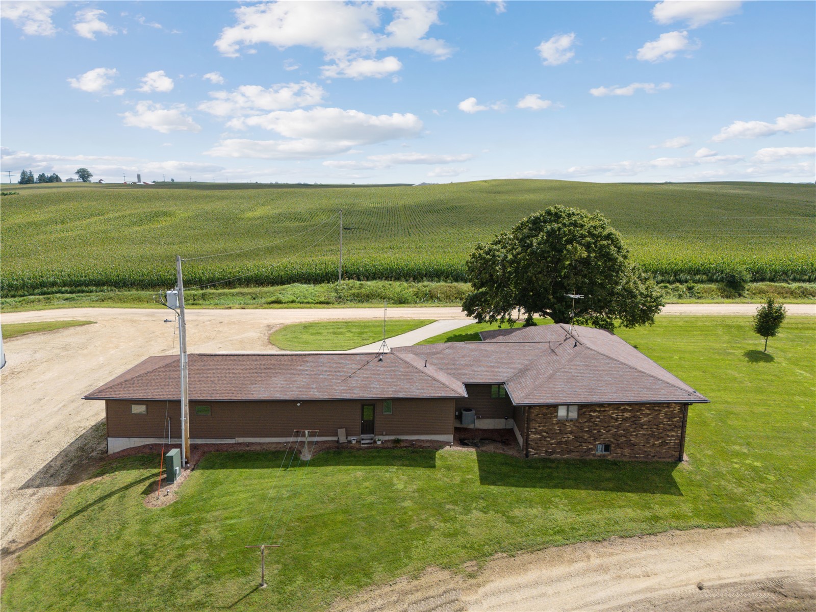 1693 265th Avenue Earlville IA 52041