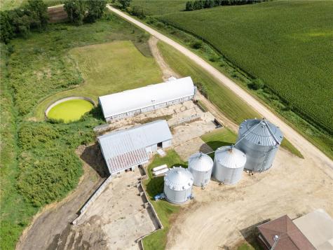 1693 265th Avenue Earlville IA 52041