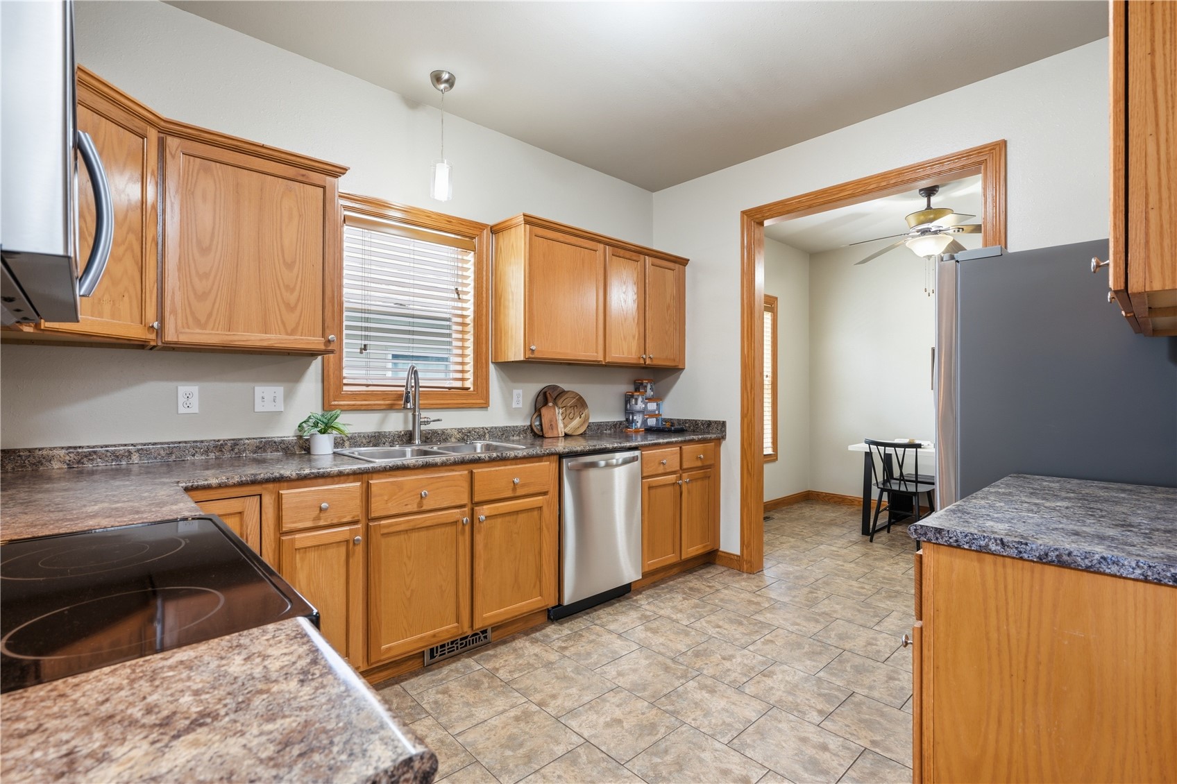 1001 H NW Cedar Rapids IA 52405