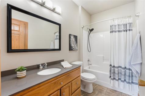 1001 H NW Cedar Rapids IA 52405