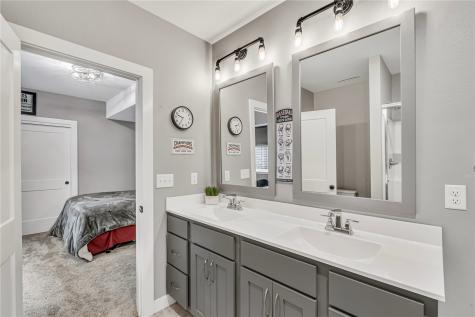 2908 Diamond Mil Circle Coralville IA 52241