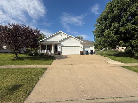221 Orchard Street SW Swisher IA 52338