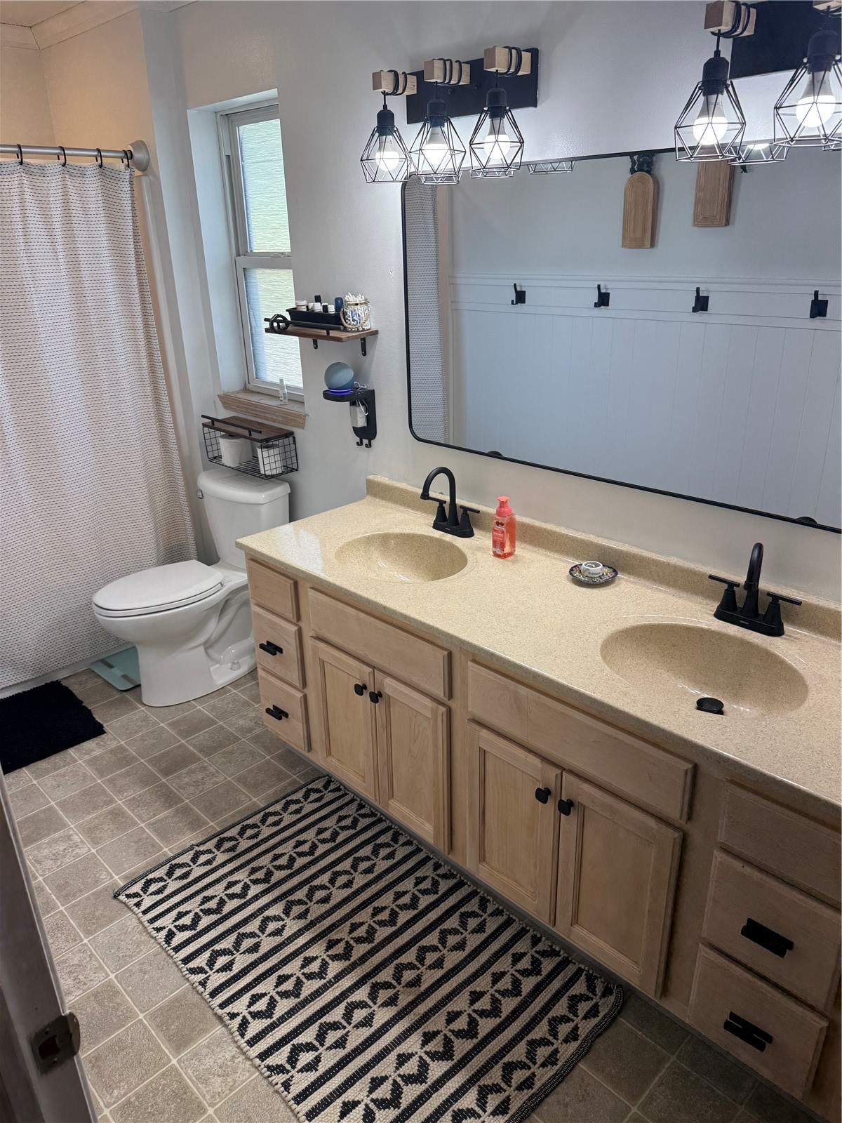 221 Orchard Street SW Swisher IA 52338