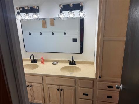 221 Orchard Street SW Swisher IA 52338