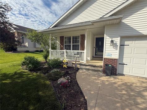 221 Orchard Street SW Swisher IA 52338