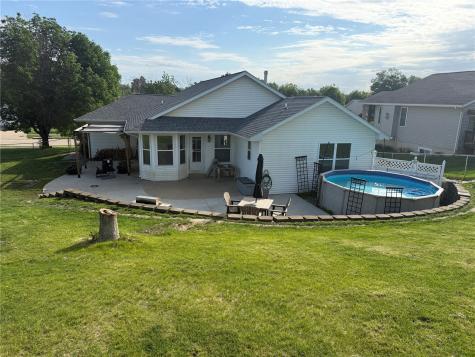 221 Orchard Street SW Swisher IA 52338