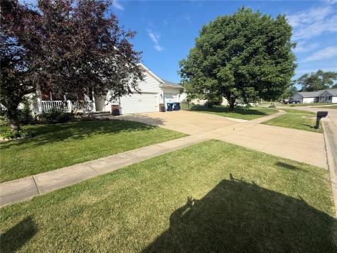 221 Orchard Street SW Swisher IA 52338