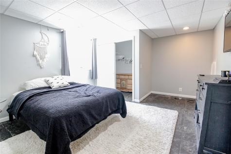 221 Orchard Street SW Swisher IA 52338