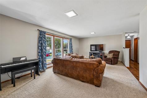 105 2nd Avenue Keystone IA 52249