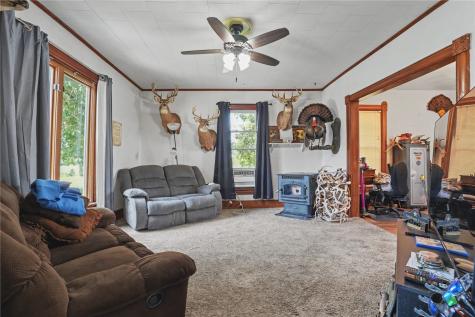 106 3rd Avenue E Coggon IA 52218