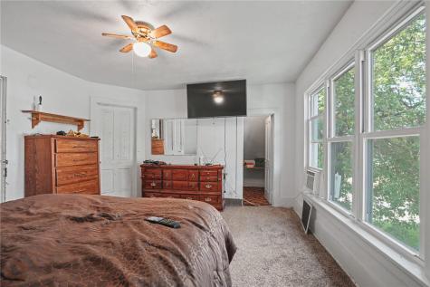 106 3rd Avenue E Coggon IA 52218