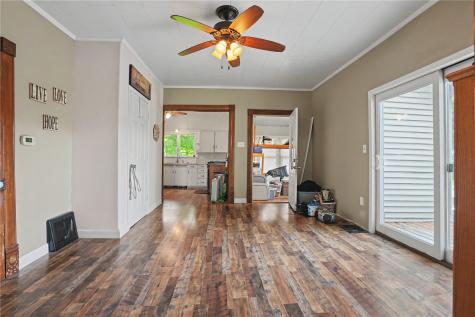 106 3rd Avenue E Coggon IA 52218