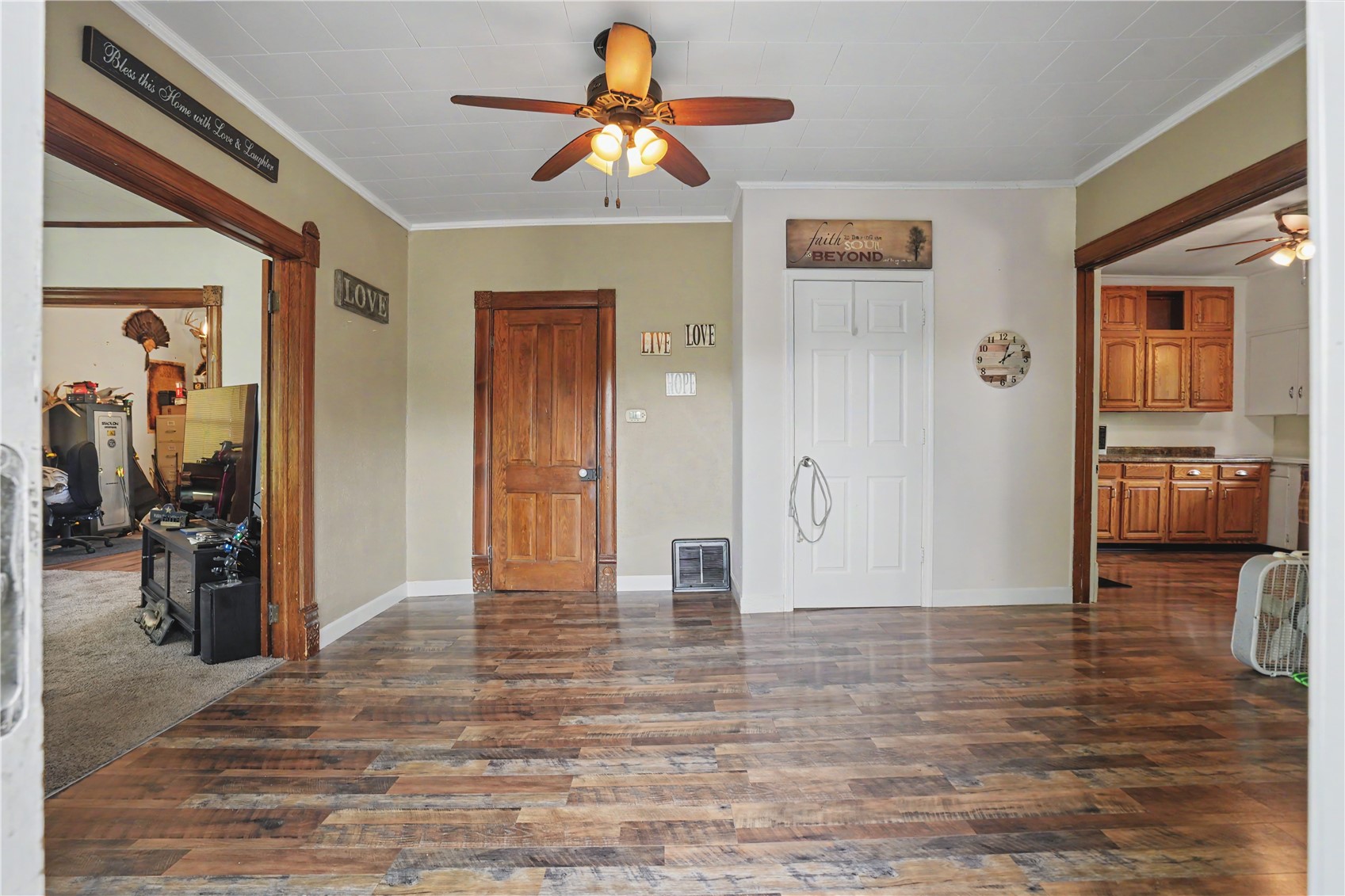 106 3rd Avenue E Coggon IA 52218
